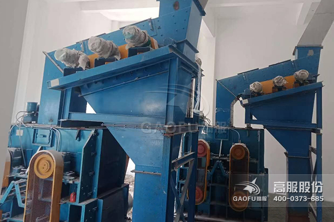 四齒輥破碎機(jī)客戶(hù)現(xiàn)場(chǎng)